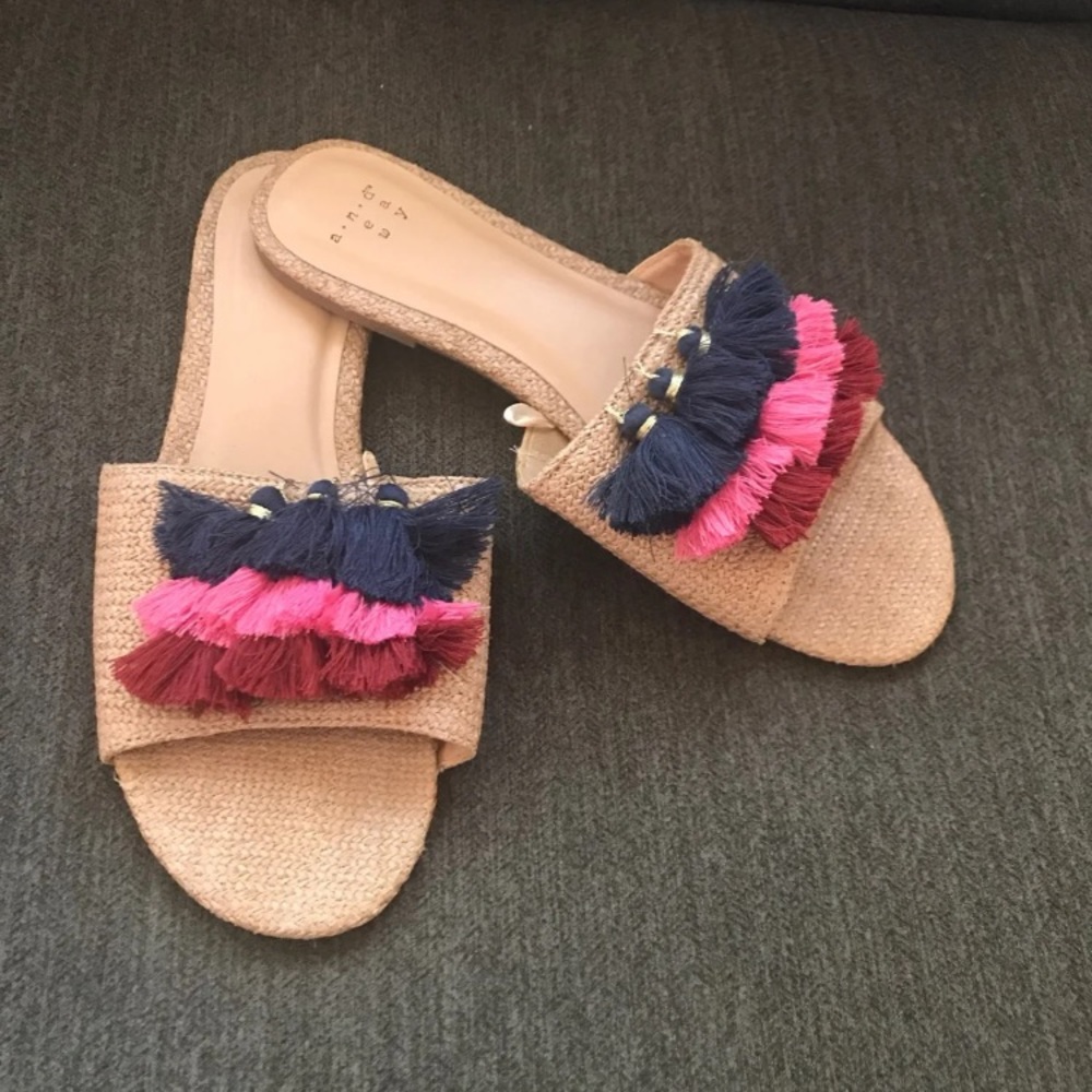 Tassel slides